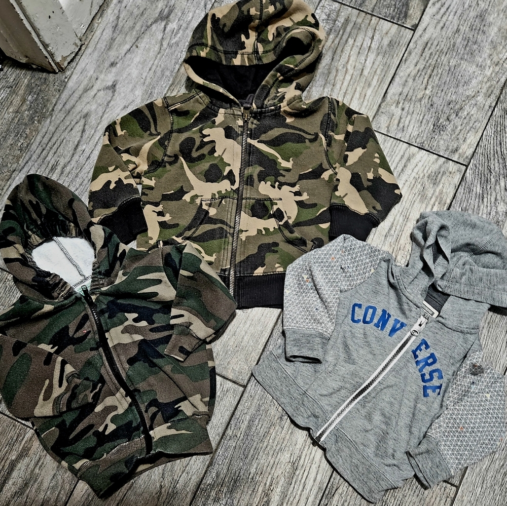 3 toddler Boy Hoodies, 18m/24m Dinoflauge, Converse & Camo print